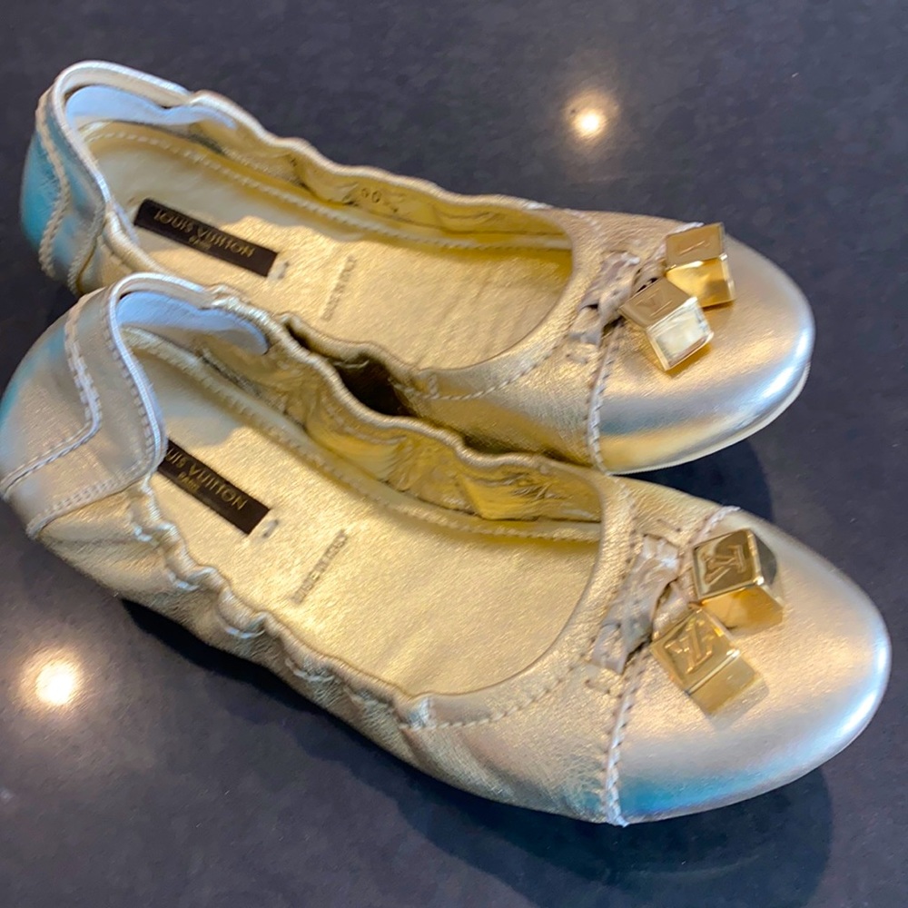 Louis Vuitton Gold Leather Driving Shoes (Flats)